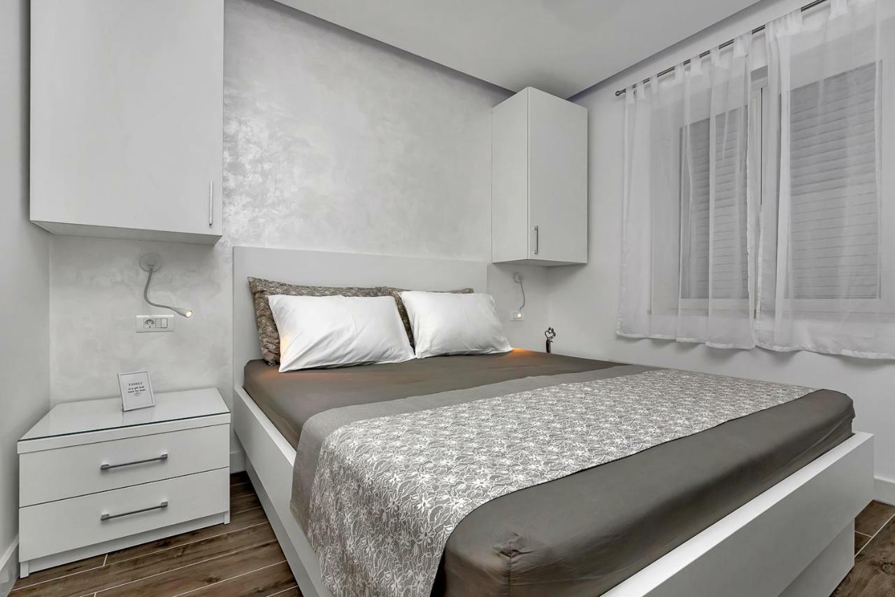 Deluxe Apartments Kate Makarska Exterior photo